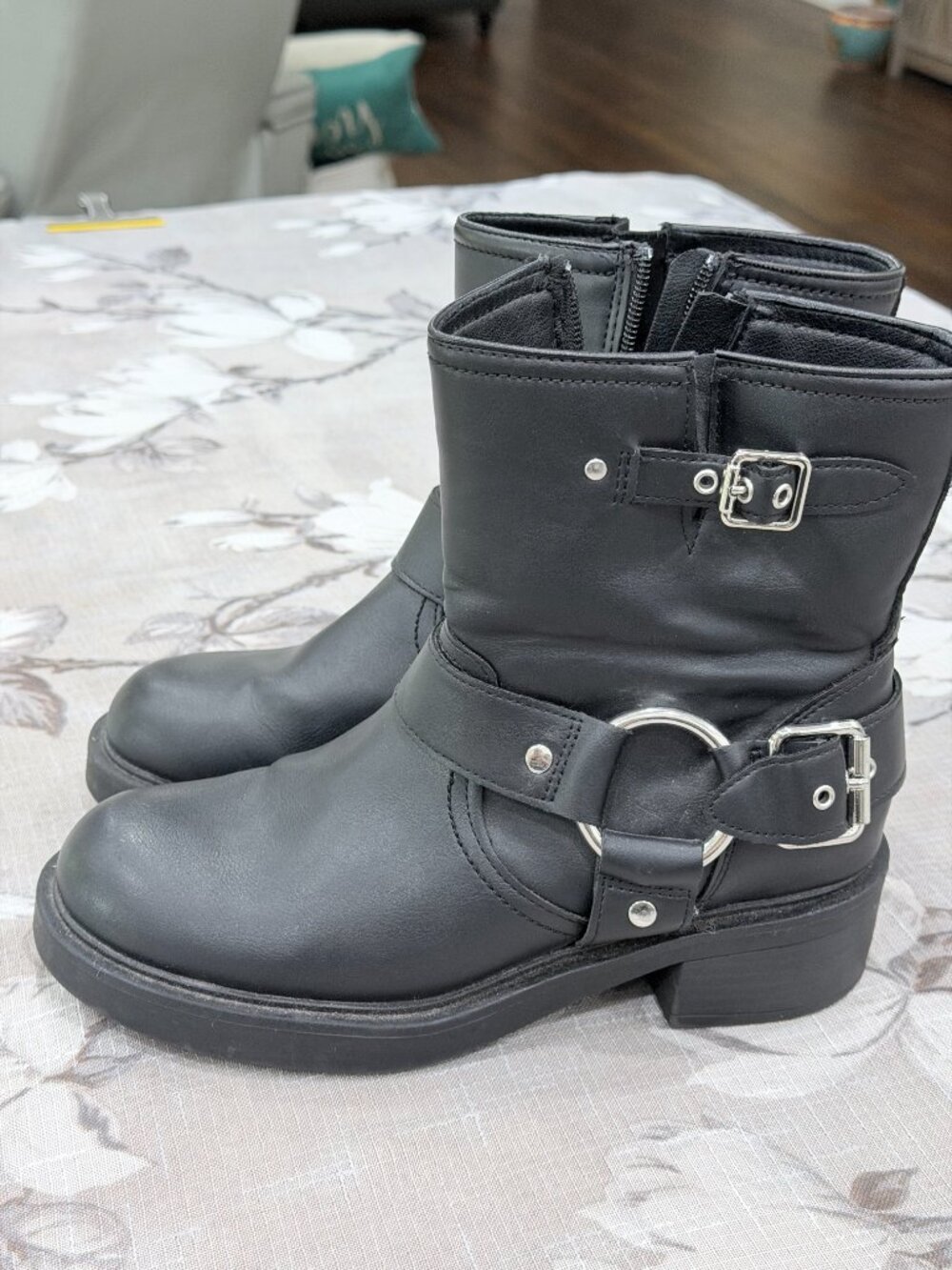 Universal Thread Moto Harness Conrad Boots Black Buckle Ankle Boots Women’s 7.5 - Picture 12 of 16